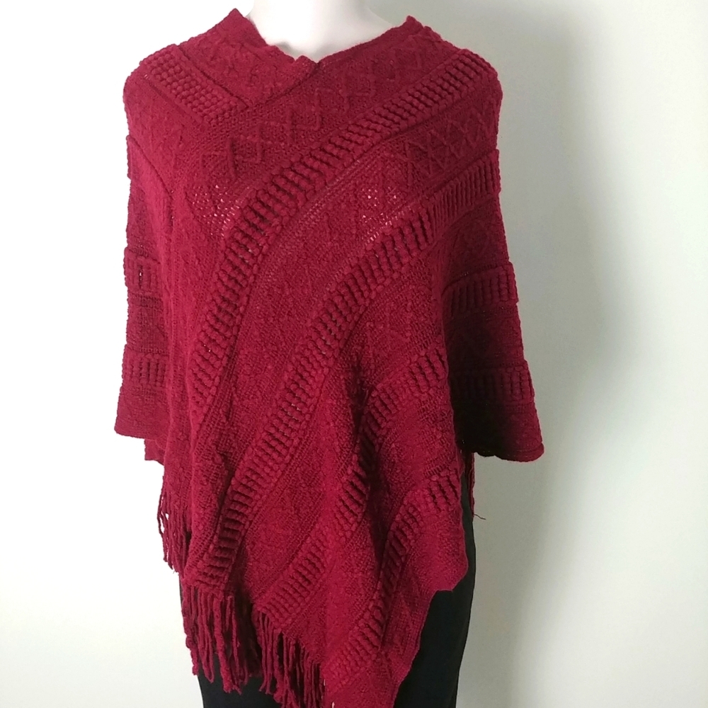 Burgundy Knit Ponchoβ